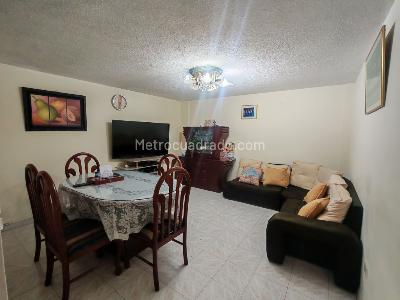 Casa de 5 alcobas en venta en Libertador, Bogotá, 266 m² · foto 2 de 20