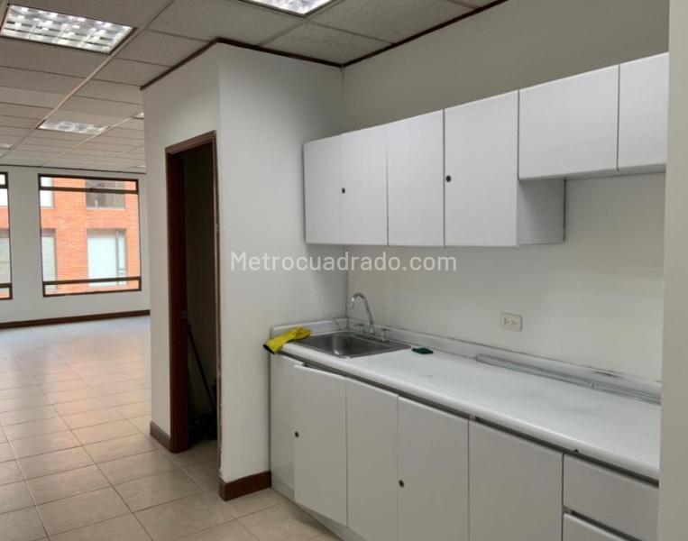 Oficina en Arriendo, El Chico, Bogotá D.C. - Vista 5