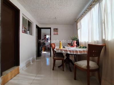 Casa de 5 alcobas en venta en Pastrana, Bogotá, 72 m² · foto 4 de 17