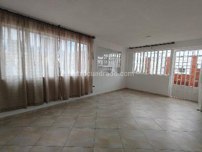 Casa de 5 alcobas en venta en Aguas Claras, Bogotá, 341 m² · foto 9 de 20