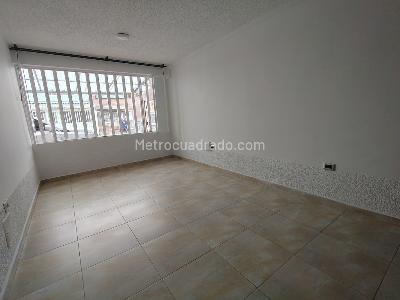 Casa de 5 alcobas en venta en Aguas Claras, Bogotá, 341 m² · foto 10 de 20