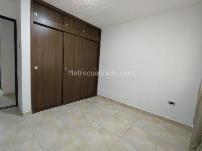 Casa de 5 alcobas en venta en Aguas Claras, Bogotá, 341 m² · foto 12 de 20