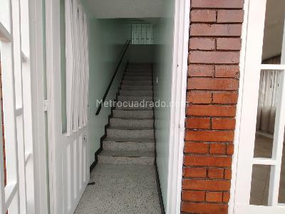 Casa de 5 alcobas en venta en Aguas Claras, Bogotá, 341 m² · foto 14 de 20
