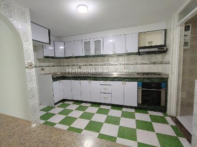 Casa de 5 alcobas en venta en Aguas Claras, Bogotá, 341 m² · foto 17 de 20