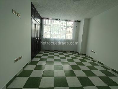 Casa de 5 alcobas en venta en Aguas Claras, Bogotá, 341 m² · foto 18 de 20