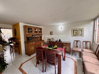 Casa de 4 alcobas en venta en Alhambra, Bogotá, 250 m² · foto 8 de 20