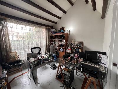 Casa de 4 alcobas en venta en Alhambra, Bogotá, 250 m² · foto 18 de 20