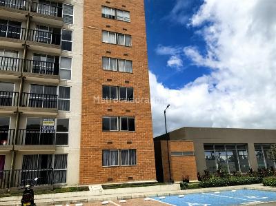 Apartamento de 3 alcobas en venta en El Carmen Zipaquira, Zipaquirá, 65 m² · foto 2 de 16