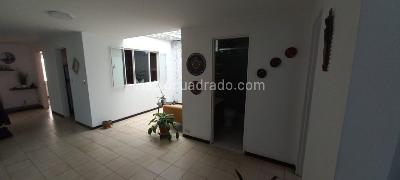 Casa de 5 alcobas en venta en Ciudad Jardin Norte, Bogotá, 263 m² · foto 9 de 20