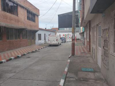 Casa de 5 alcobas en venta en Versalles, Bogotá, 384 m² · foto 2 de 10