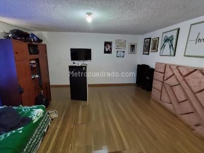 Casa de 5 alcobas en venta en San Jose Sur, Bogotá, 260 m² · foto 11 de 20