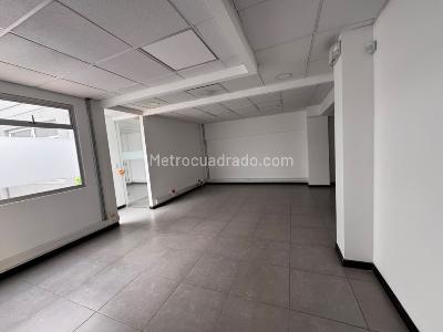 Casa de 5 alcobas en arriendo en El Lago, Bogotá, 350 m² · foto 2 de 20
