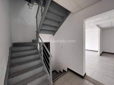Casa de 5 alcobas en arriendo en El Lago, Bogotá, 350 m² · foto 6 de 20
