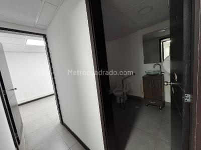 Casa de 5 alcobas en arriendo en El Lago, Bogotá, 350 m² · foto 12 de 20