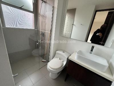 Apartamento de 2 alcobas en venta en El Poblado, Medellín, 93 m² · foto 10 de 16