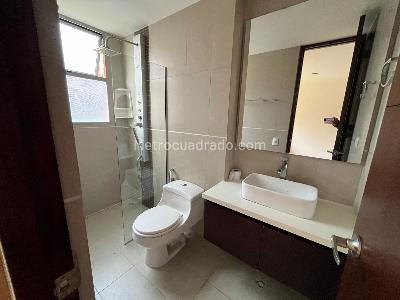 Apartamento de 2 alcobas en venta en El Poblado, Medellín, 93 m² · foto 13 de 16