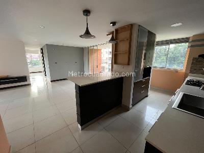 Apartamento de 2 alcobas en venta en El Poblado, Medellín, 93 m² · foto 3 de 16