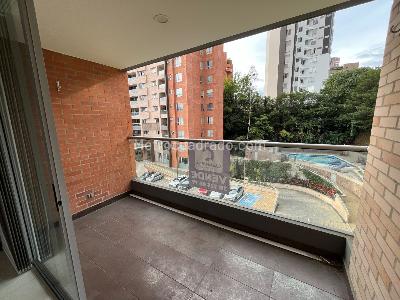 Apartamento de 2 alcobas en venta en El Poblado, Medellín, 93 m² · foto 5 de 16
