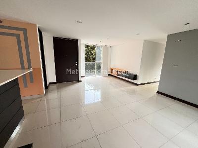 Apartamento de 2 alcobas en venta en El Poblado, Medellín, 93 m² · foto 6 de 16
