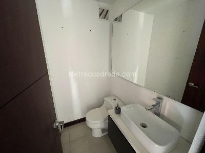 Apartamento de 2 alcobas en venta en El Poblado, Medellín, 93 m² · foto 7 de 16