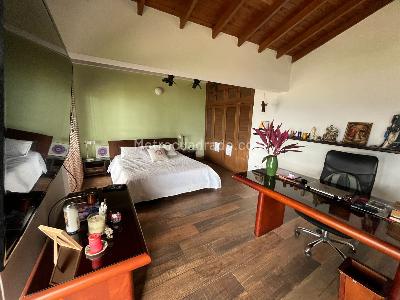 Casa de 4 alcobas en venta en El Poblado, Medellín, 260 m² · foto 13 de 20