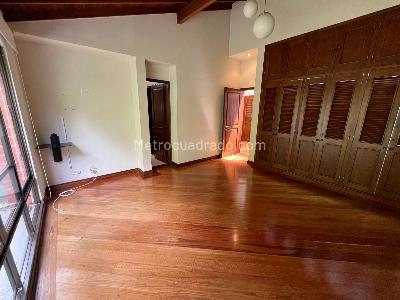 Casa de 3 alcobas en venta en El Poblado, Medellín, 257 m² · foto 10 de 18