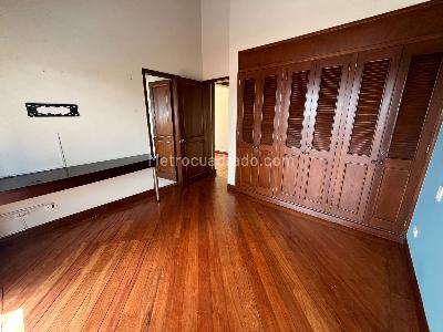 Casa de 3 alcobas en venta en El Poblado, Medellín, 257 m² · foto 14 de 18