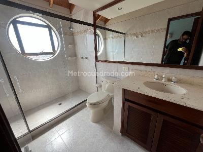 Casa de 3 alcobas en venta en El Poblado, Medellín, 257 m² · foto 15 de 18