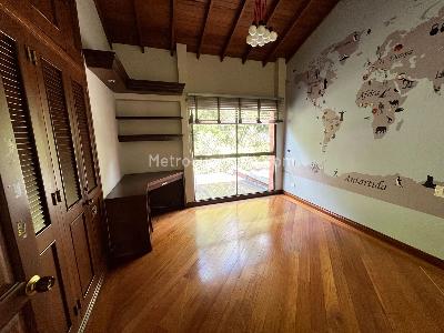 Casa de 3 alcobas en venta en El Poblado, Medellín, 257 m² · foto 16 de 18