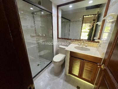 Casa de 3 alcobas en venta en El Poblado, Medellín, 257 m² · foto 17 de 18