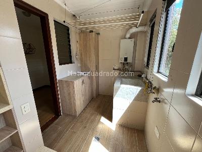 Casa de 3 alcobas en venta en El Poblado, Medellín, 257 m² · foto 3 de 18