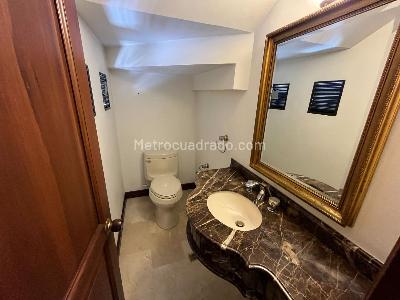 Casa de 3 alcobas en venta en El Poblado, Medellín, 257 m² · foto 6 de 18