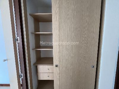 Apartamento de 1 alcoba en venta en Estadio Florida Nueva, Medellín, 41 m² · foto 6 de 10