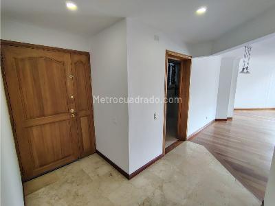 Apartamento de 3 alcobas en venta en Chico, Bogotá, 93 m² · foto 2 de 20
