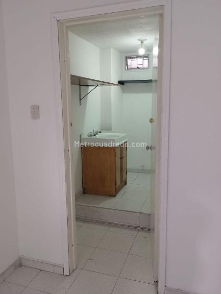 Oficina en Arriendo, LAGO GAITAN, Bogotá D.C. - Más