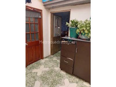 Casa de 5 alcobas en venta en Bosa Occidental, Bogotá, 240 m² · foto 3 de 10