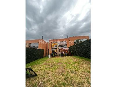 House for rent in Fontanar, Chía