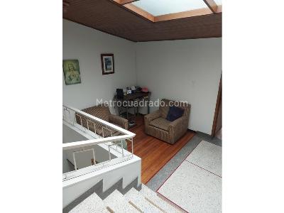 Casa de 5 alcobas en venta en J Vargas, Bogotá, 296 m² · foto 9 de 16