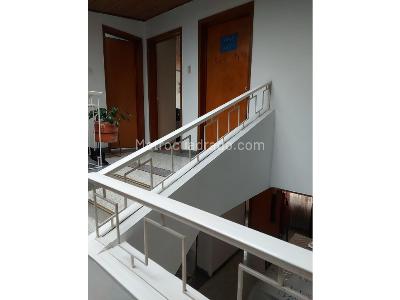 Casa de 5 alcobas en venta en J Vargas, Bogotá, 296 m² · foto 10 de 16
