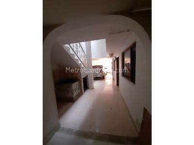 Casa de 5 alcobas en venta en Ciudad Usme, Bogotá, 328 m² · foto 6 de 10