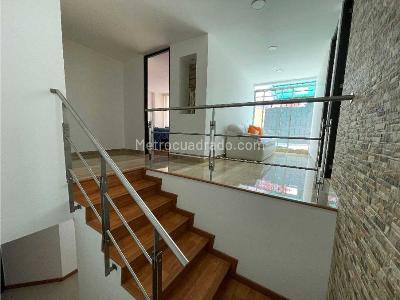 Apartamento de 4 alcobas en venta en Bella Suiza, Bogotá, 280 m² · foto 13 de 20