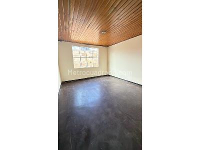 Casa de 5 alcobas en venta en La Consolacion, Bogotá, 400 m² · foto 13 de 15