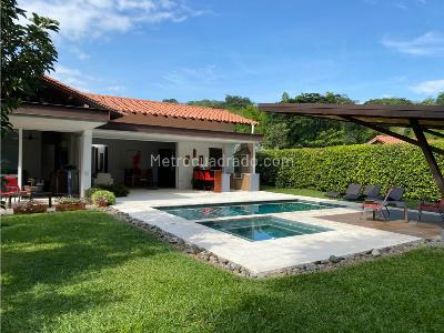 Casa de 4 alcobas en venta en Kilometro 36 Via Manizales Medellin, Manizales, 1330 m² · foto 3 de 19