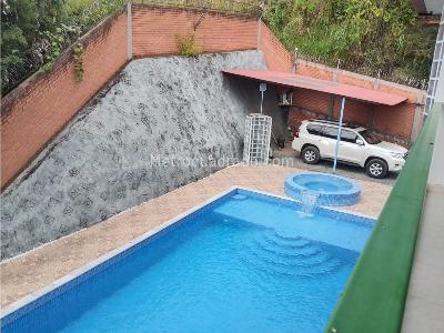 Casa de 4 alcobas en venta en Vereda Manzanares, Manizales, 391 m² · foto 2 de 20