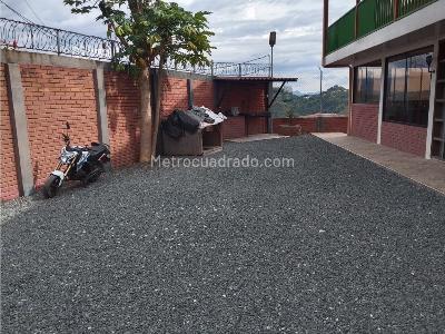 Casa de 4 alcobas en venta en Vereda Manzanares, Manizales, 391 m² · foto 3 de 20