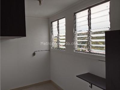 Apartamento de 3 alcobas en venta en Castilla, Manizales, 60 m² · foto 3 de 20