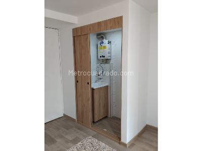 Apartaestudio en arriendo en El Vergel, Bogotá, 40 m² · foto 2 de 17