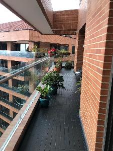 Apartamento de 4 alcobas en venta en Usaquen, Bogotá, 360 m² · foto 2 de 20
