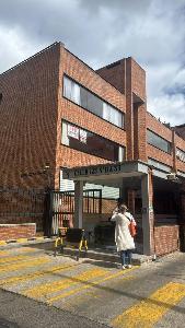 Apartamento de 3 alcobas en venta en Santa Barbara Oriental, Bogotá, 180 m² · foto 2 de 18