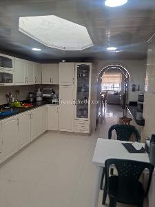 Casa de 5 alcobas en venta en La Esmeralda, Bogotá, 514 m² · foto 2 de 20